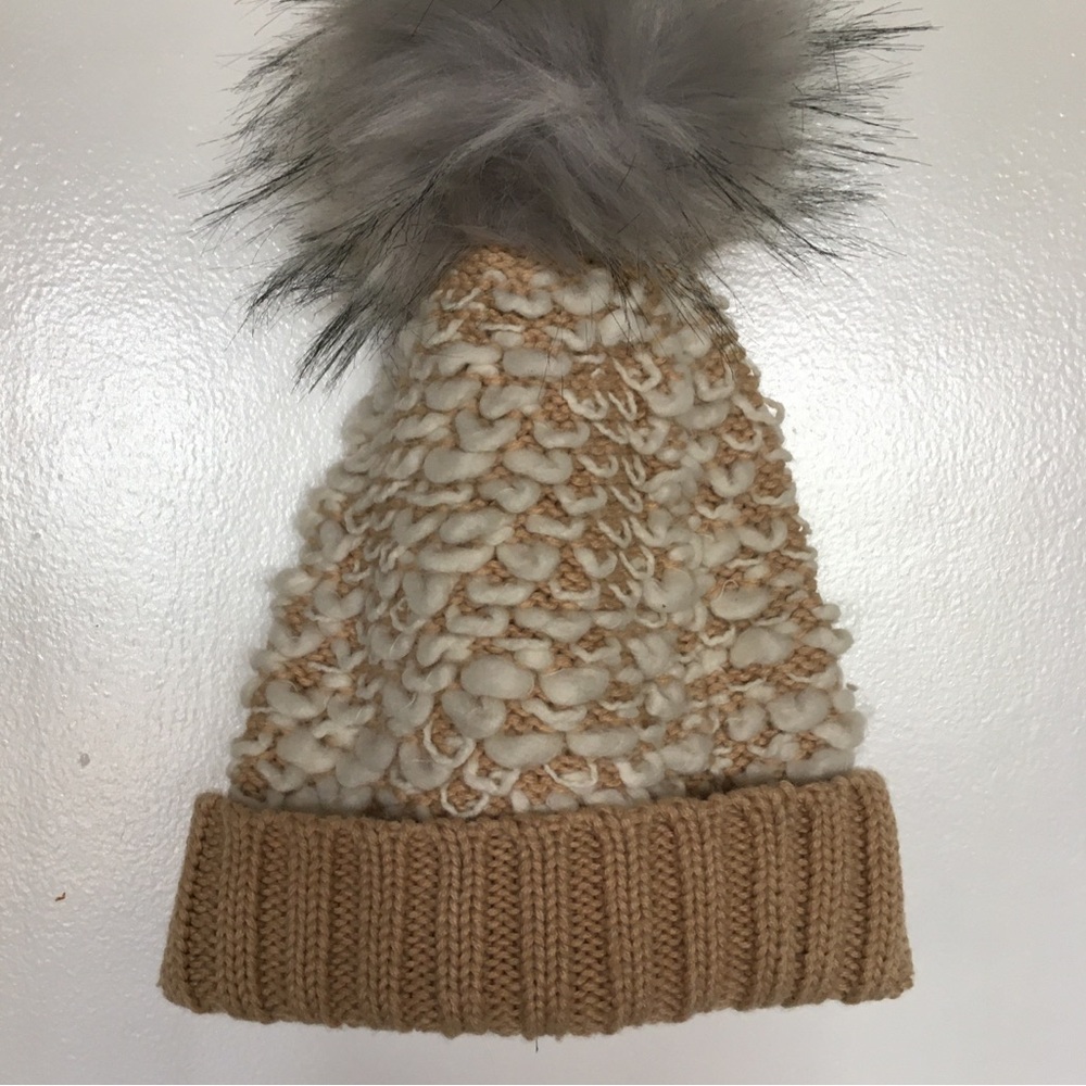 Free People Boho Luxury Cozy Tan/Cream Pom-Pom Beanie OS